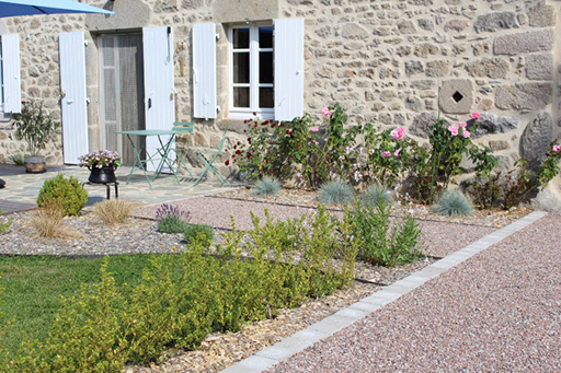 Aménagement entrée de maison - Sarroux Saint Julien